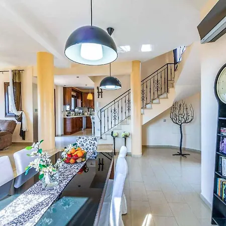 Petrides Вилла Аргака