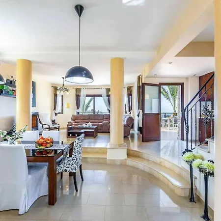 Petrides * Аргака