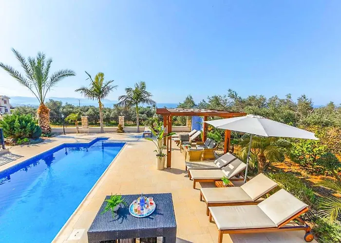 Petrides Villa Argaka