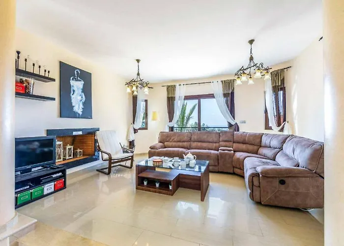 Vila Petrides Argaka